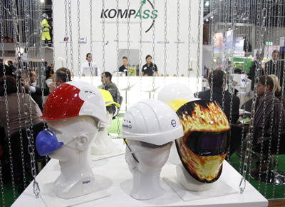 Los equipos de proteccin personal representaron una de las grandes reas de exposicin de A+A. Foto: Rene Tillmann / Messe Dsseldorf...