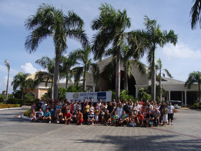 Los clientes de TESA y sus acompaantes en el viaje a Punta Cana