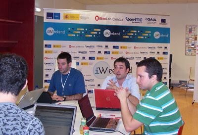 Grupo de trabajo durante el encuentro 'iWeekend'