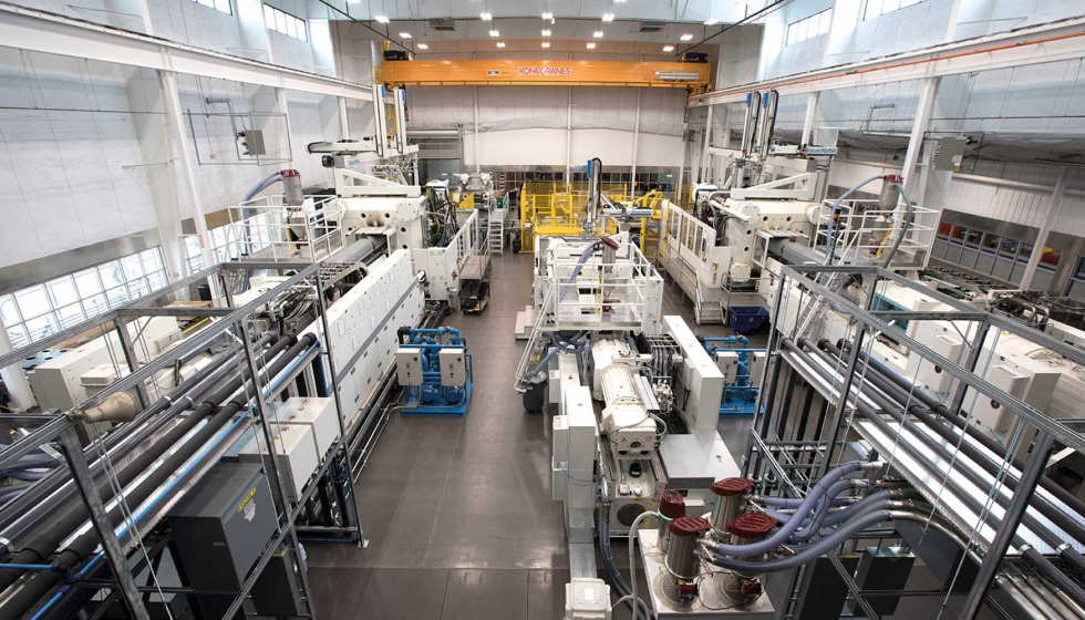 La empresa estadounidense Monoflo est invirtiendo en nueve mquinas adicionales de moldeo por inyeccin de KraussMaffei en la planta de Winchester...