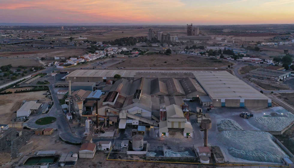 Vista de la fbrica de O-I Glass en Alcal de Guadara (Sevilla)