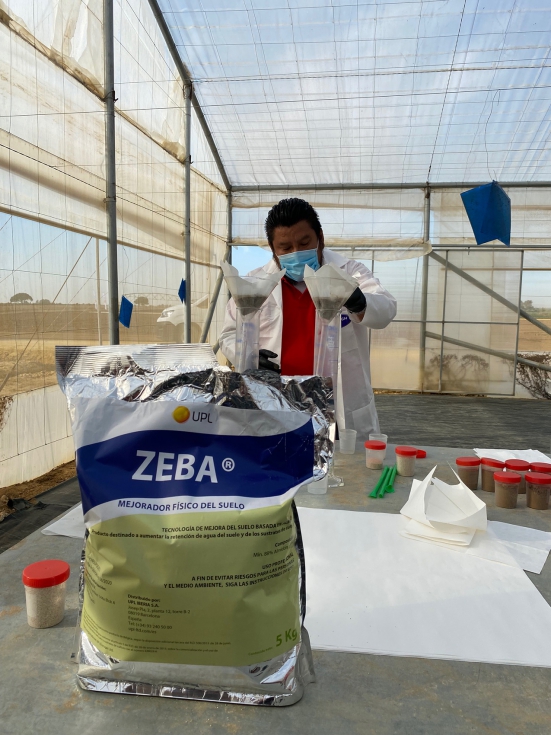 Zeba, mejorador fsico del suelo, es uno de los productos destacados que forman parte de las soluciones biolgicas de la compaa...