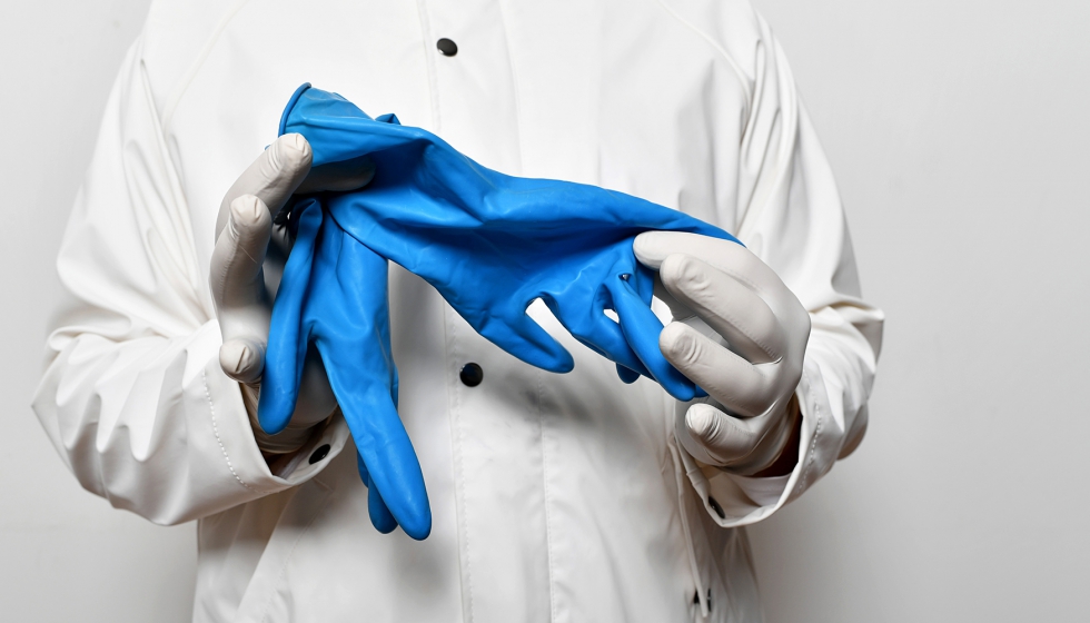 Los hospitales y centros sanitarios utilizan guantes de tres tipos de guantes de material...
