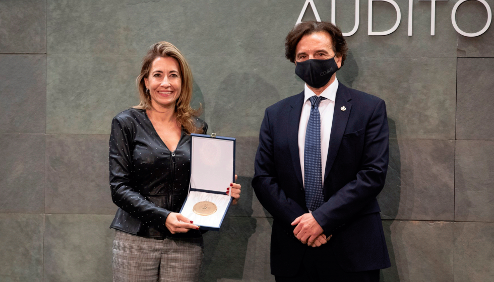 La ministra RaqueSnchez recogi el premio al Ministerio de Transportes, Movilidad y Agenda Urbana (Mitma) de manos del presidente de CGATE...
