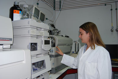 La investigadora principal, Tamara Garca, trabajando en el laboratorio