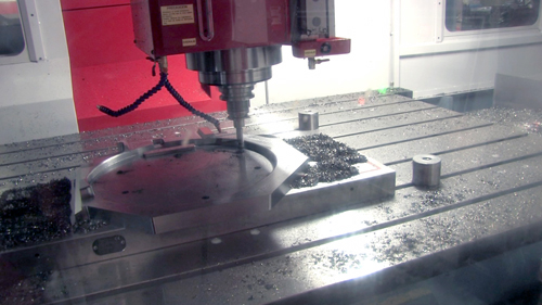 In the image, the new team Awea works in the machining of one of the parts of a mold for the radiator of a van