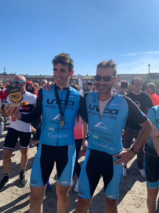 Jordi Prieto y ngel Marco, del equipo UNCA Bikes, que cuenta con el patrocinio de CPG, enjoy motors, Relber y Transportes Bus Stop...
