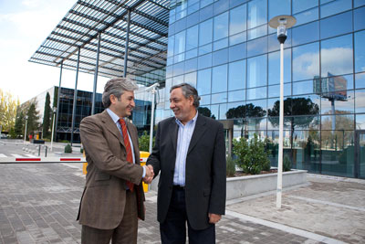 Julio Seit�n se interes� en conocer de cerca la ampliaci�n del parque empresarial, que ahora cuenta con dos nuevos edificios de oficinas de 14.500 m2...