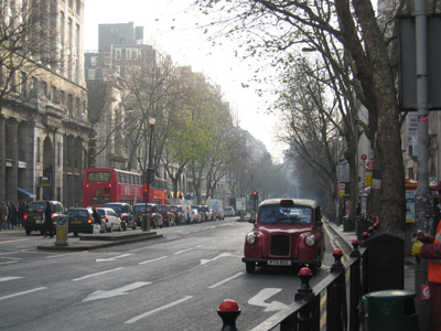 El West End londinense repite liderazgo en la clasificaci�n de CB Richard Ellis como el mercado m�s caro tanto en rentas como en costes de ocupaci�n...