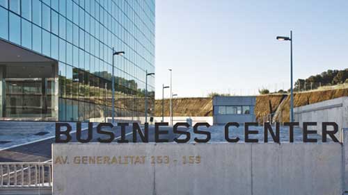Integrado en el sector consolidado de oficinas y servicios Parc dActivitats Econmiques Can Sant Joan en Sant Cugat del Valls...