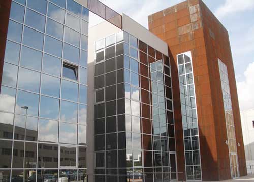 Imagen de la fachada principal del complejo Europark