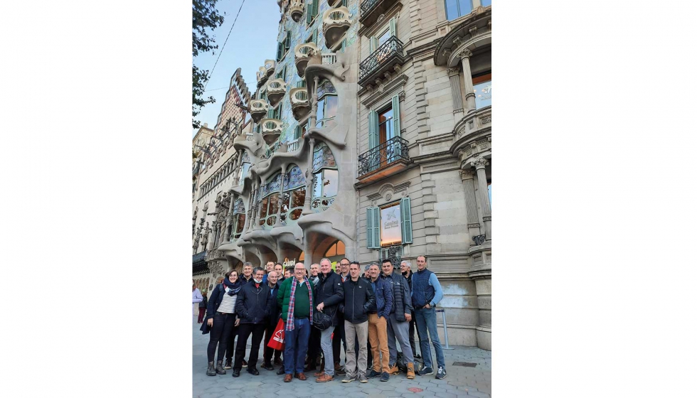 Delegacin francesa en su visita cultural a la Casa Batll en Barcelona