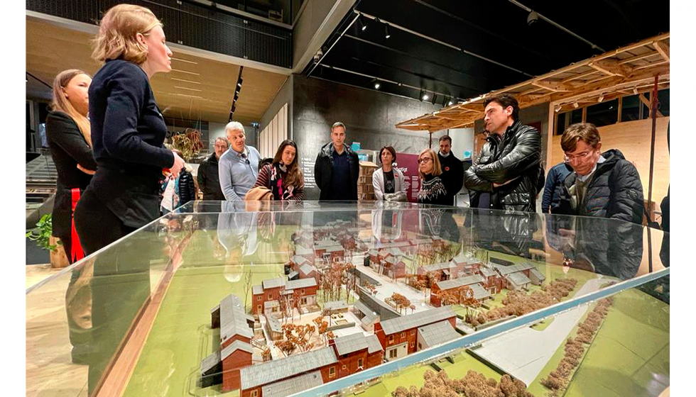Alberto Bayona, segundo por la derecha, durante la visita al Centro Dan�s de Arquitectura en Copenhague