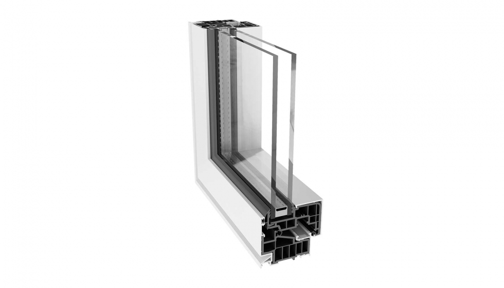La ventana Refine est fabricada en aluminio por ambas caras, interior y exterior, con alma de PVC totalmente integrada