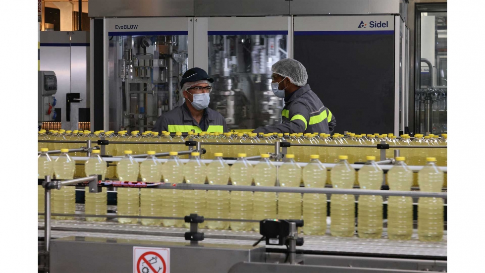 La empresa ha adquirido tres soluciones Combi para botellas aligeradas de aceite en r-PET