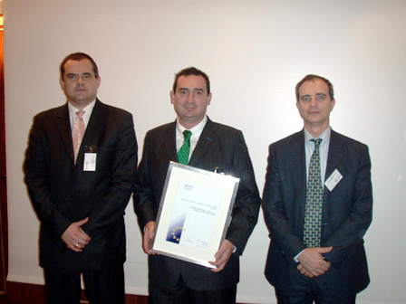 En la foto, de izquierda a derecha, Alfonz Antoni, presidente de ELA, Guillermo Garca, director de Produccin y Logstica de Mann-Hummel...