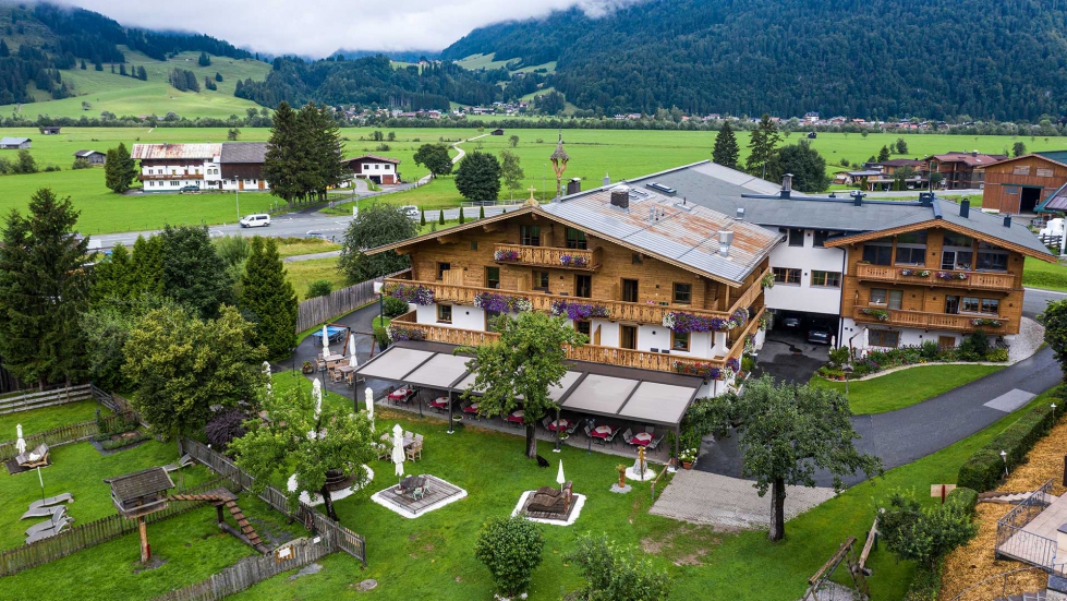 El fabricante de toldos markilux ha equipado la terraza exterior del centro de vacaciones Oberhabachen Kirchdorf...