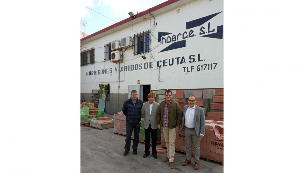 De izquierda a derecha: Rafael Castillo (Cemacon); Antonio Molina (BigMat); Pedro Castillo (Cemacon) y Joan Torres (BigMat)...