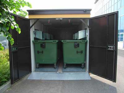 Eco Shop Easy dispone de dos puertas de acero zincado dotadas de cerradura de seguridad con llave