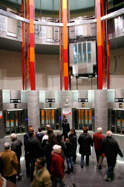 Puertas abiertas en las cinco estaciones de la L9 en Santa Coloma de Gramenet