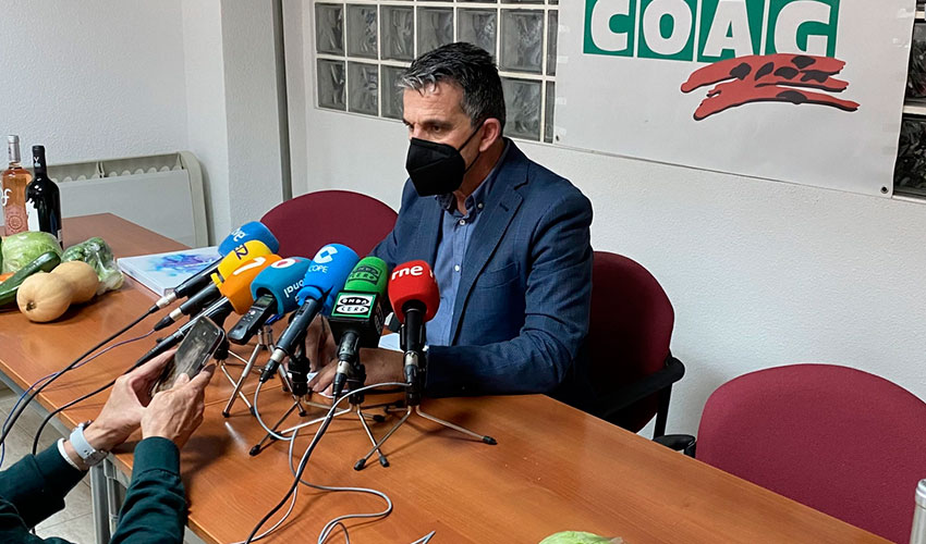 Jos Miguel Marn, presidente de la organizacin agraria COAG-IR, durante la presentacin del balance agrario y ganadero del ao 2021...