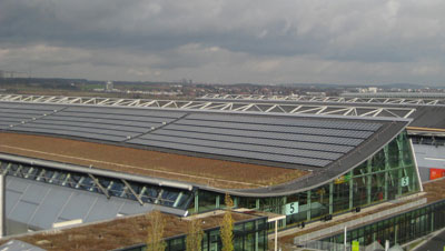  Instalacin de 3,8 MW sobre cubierta, realizada en 2009. Pabelln de la feria de Stuttgart (Alemania)