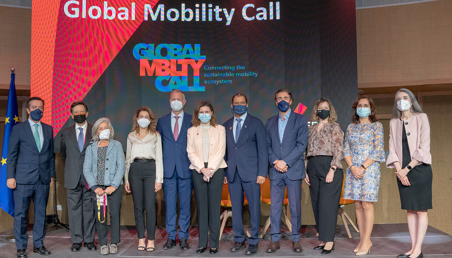 Fotografa de la nutrida delegacin que acudi a Expo Dubi a presentar Global Mobility Call...