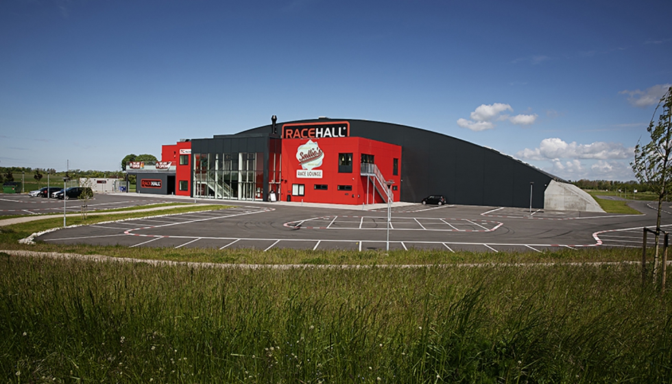Racehall Copenhague es la pista cubierta de karts ms grande del mundo, con una longitud de 1...