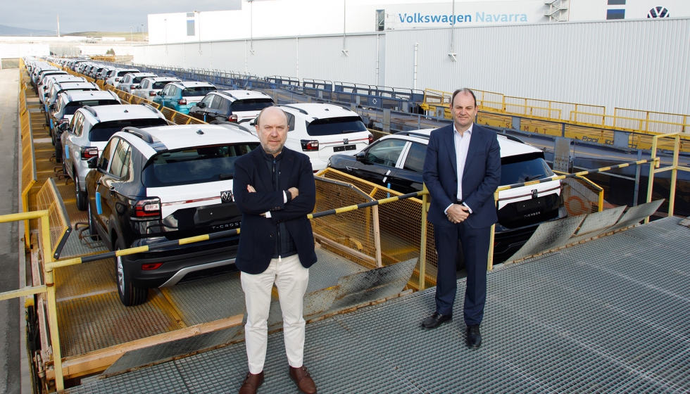 Pablo Mendvil Landa, gerente de Programacin y Control de la Produccin/Distribucin de Volkswagen Navarra, y Alfonso Eslava Recalde...