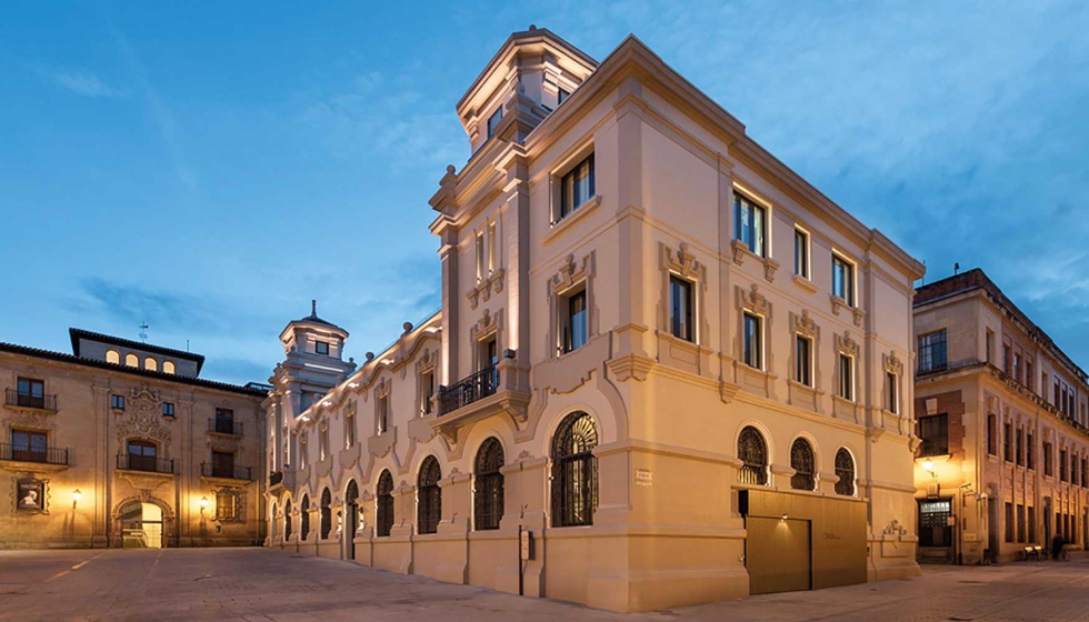 Este hotel boutique cuenta con 41 habitaciones y ofrece unas generosas vistas de la ciudad desde su impresionante azotea...