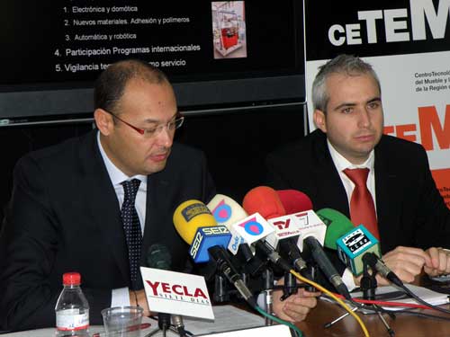 Juan Carlos Muoz Melero (izq.) y Jess Sanz Perpin, presidente y director de Cetem respectivamente, durante su comparecencia ante la prensa...