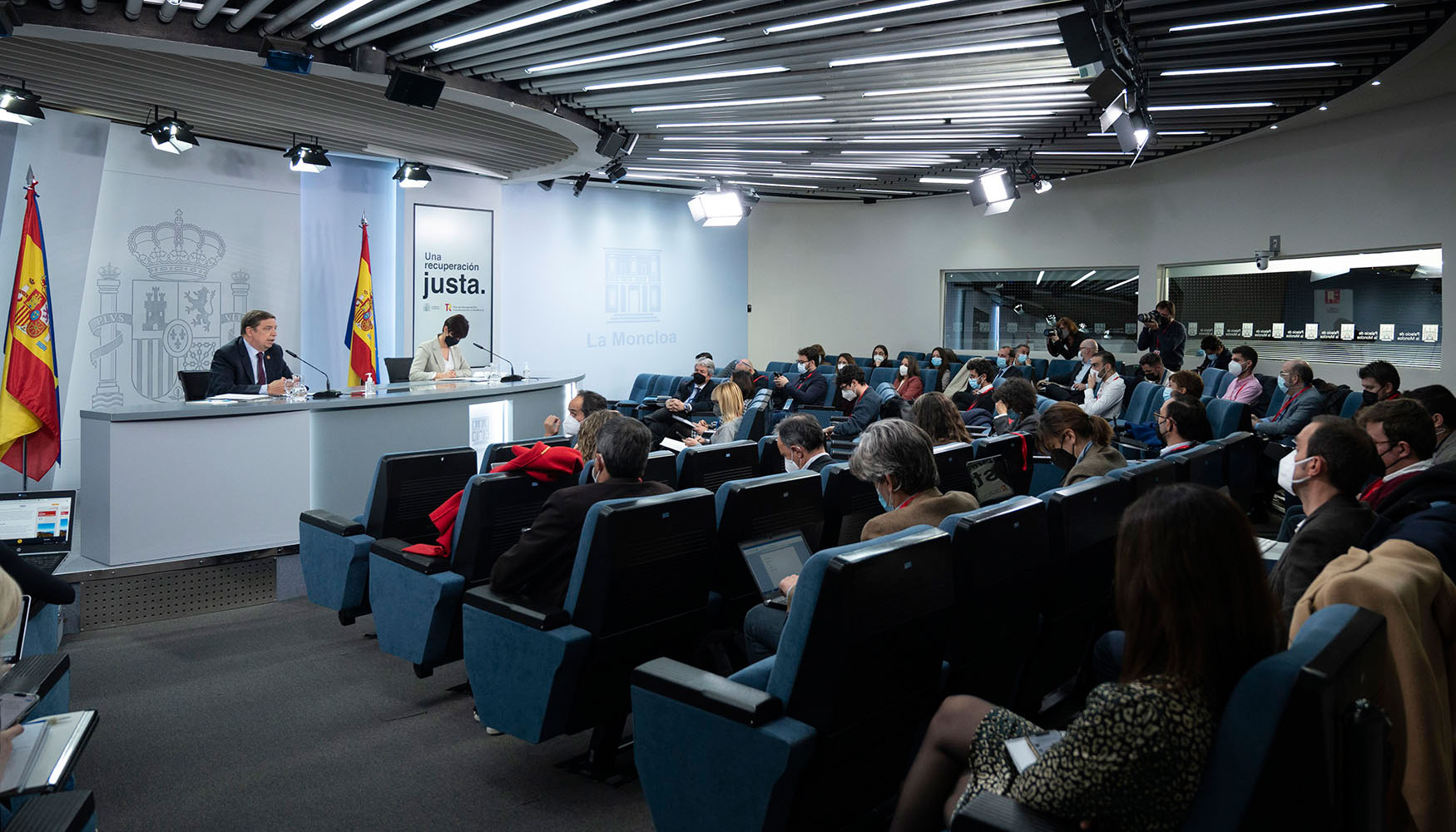 La ministra de Poltica Territorial y portavoz del Gobierno, Isabel Rodrguez, y el ministro de Agricultura, Pesca y Alimentacin, Luis Planas...