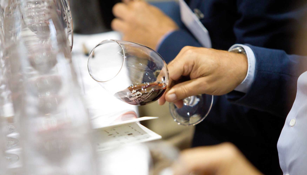 El encuentro mostrar los orgenes del mejor vino de Rioja a travs de una cata a la par con las ms prestigiosas apelaciones de Burdeos y la...