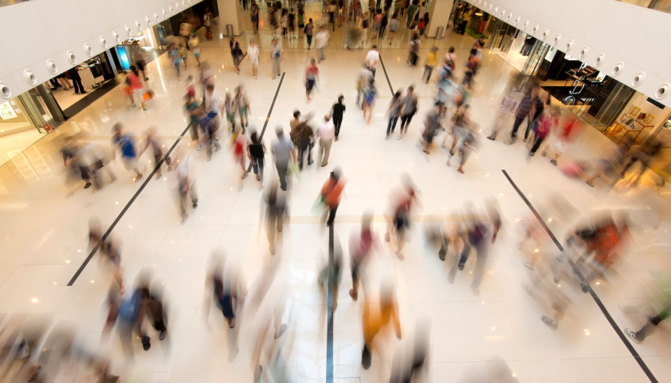 Cae la afluencia a los centros comerciales en el primer mes del ao