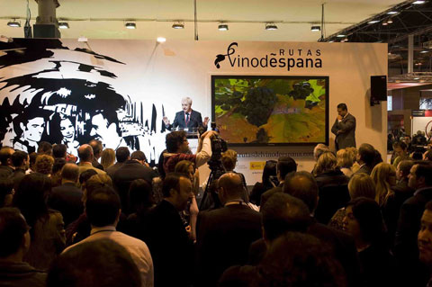 Momento de la presentacin las novedades del Club de Producto Rutas del Vino de Espaa en Fitur 2010