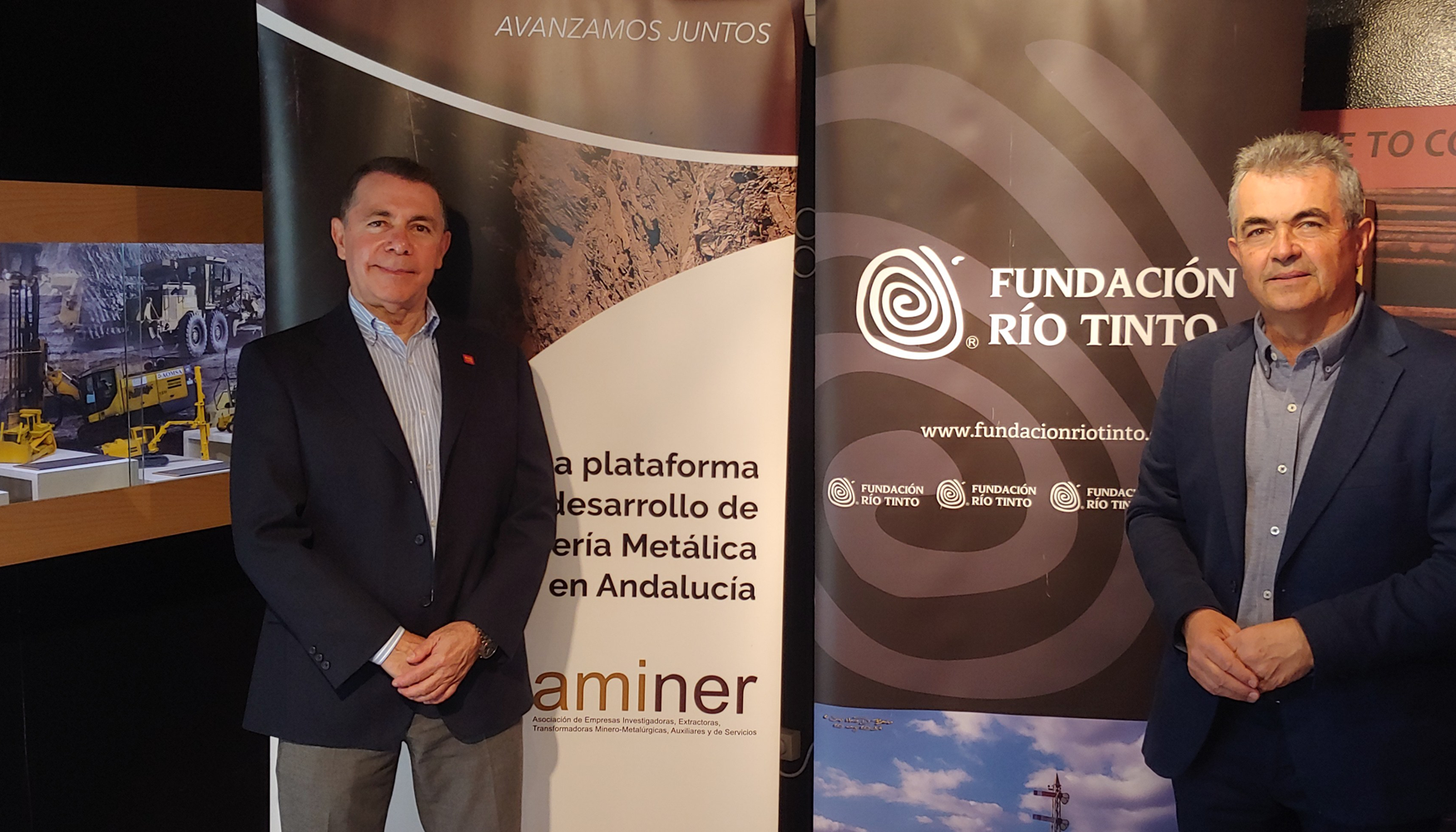 De izquierda a derecha: Jos Luis Bonilla, director general de la Fundacin Ro Tinto, y Luis Vega, presidente de Aminer...