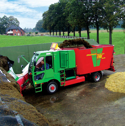 The trailer mixer Verti-Mix double SF works with a nominal capacity of 138 kW (186 HP)
