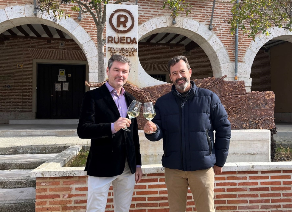 Carlos Yllera Prez, nuevo presidente del CRDO Rueda (izq) junto al nuevo vicepresidente, Mariano Gonzlez lamo