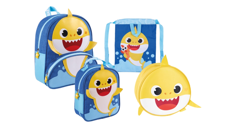 Coleccin de productos para la vuelta al cole de Artesana Cerd, con la imagen de la propiedad Baby Shark