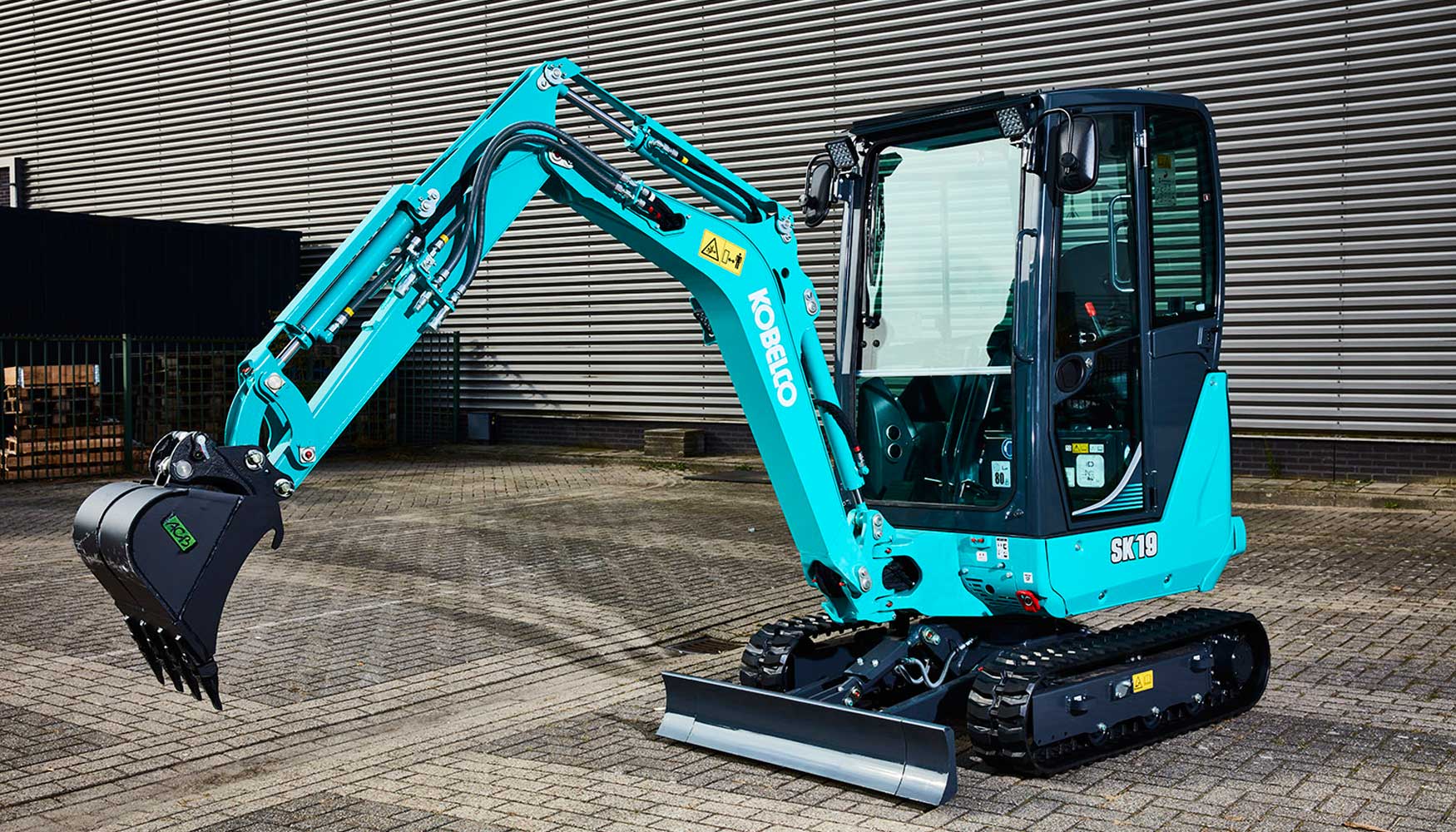 Nueva miniexcavadora Kobelco SK19