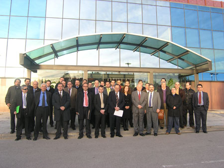 Foto de los 36 delegados de Circutor, reunidos para analizar las estrategias y previsiones para 2010