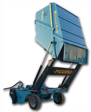 Crusher is a versatile machine available in two versions, depending on the power of the tractor