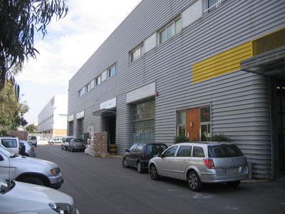 Nave industrial comercializada por Forcadell, situada en el polgono industrial Cam Ral de Castelldefels (Barcelona)