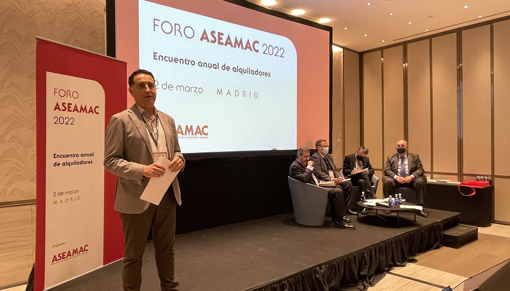 Inauguracin del Foro Aseamac 2022 a cargo del presidente de la asociacin, Juan Jos Torres (izquierda)