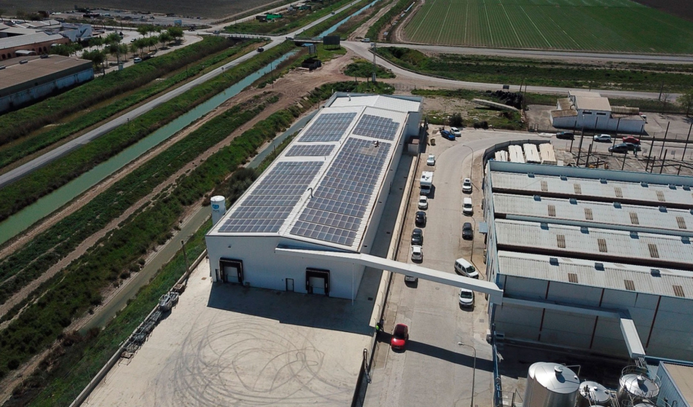 Vista a�rea de las instalaciones l�cteas de Dcoop en Lebrija (Sevilla)