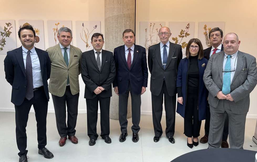 Comisin ejecutiva del Consejo General de Ingenieros Tcnicos Agrcolas (CGCOITAE) con el ministro de Agricultura, Luis Planas...