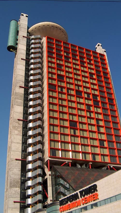 Fachadas y cpula acristalada del Hotel Hesperia Tower, Hospitalet de Llobregat (Barcelona)
