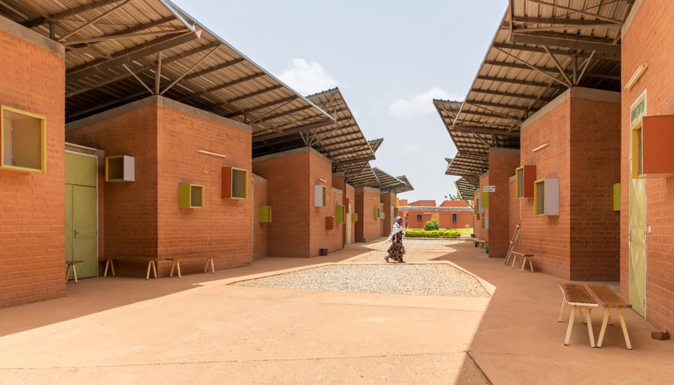 El Centro de Salud y Bienestar Social de Laongo, Burkina Faso. Foto: K�r� Arquitectura