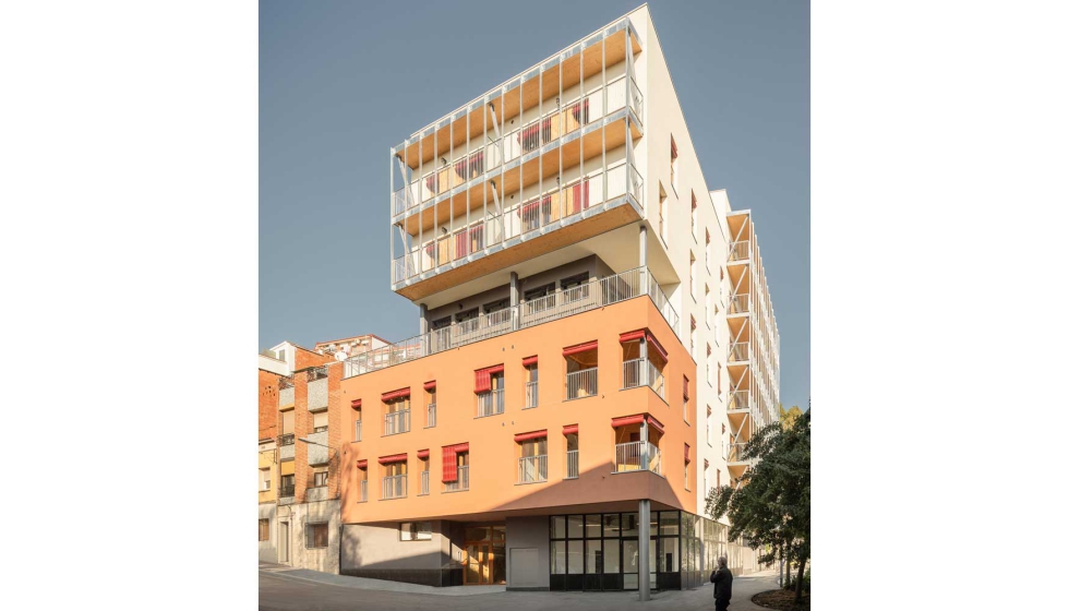 Cirerers es un edificio de 8 plantas, el ms alto de Espaa hecho de madera, que destaca por su firme compromiso ecolgico y social...