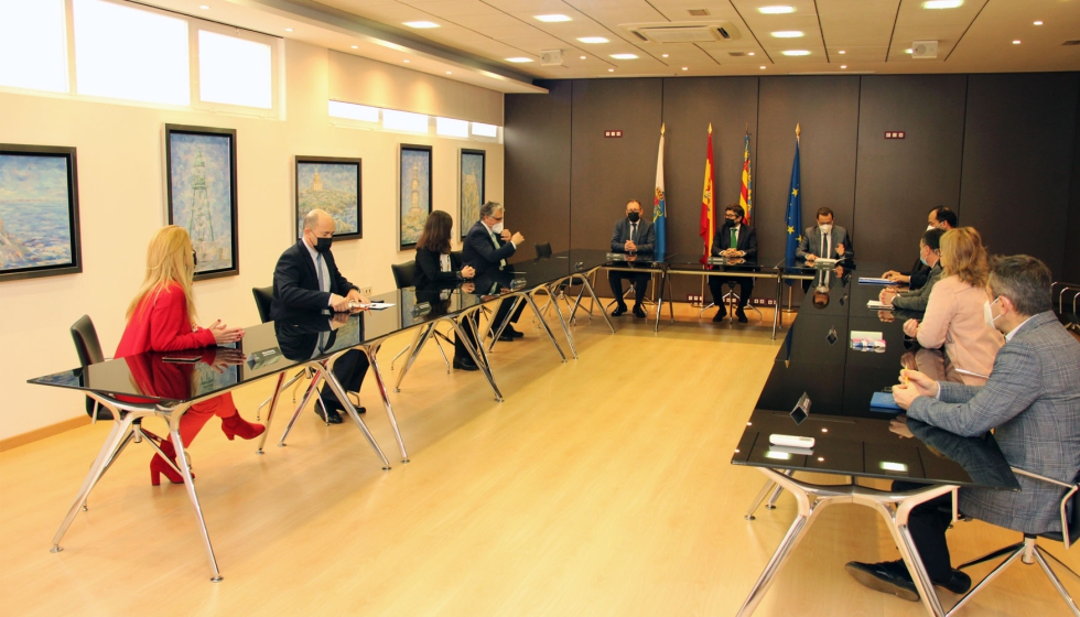 Reuni�n con el equipo directivo del puerto